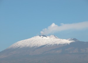 Pennacchio di gas dall'Etna